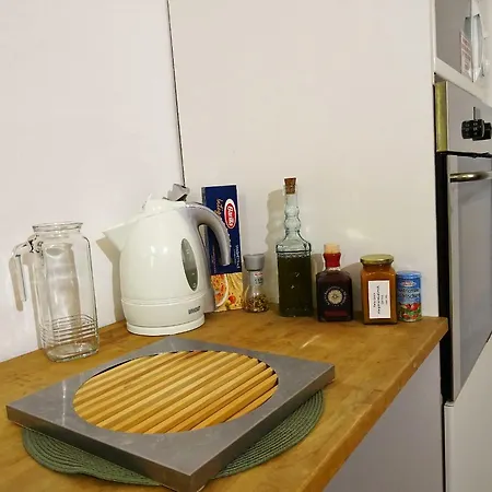 Lovely, With Balcony 公寓