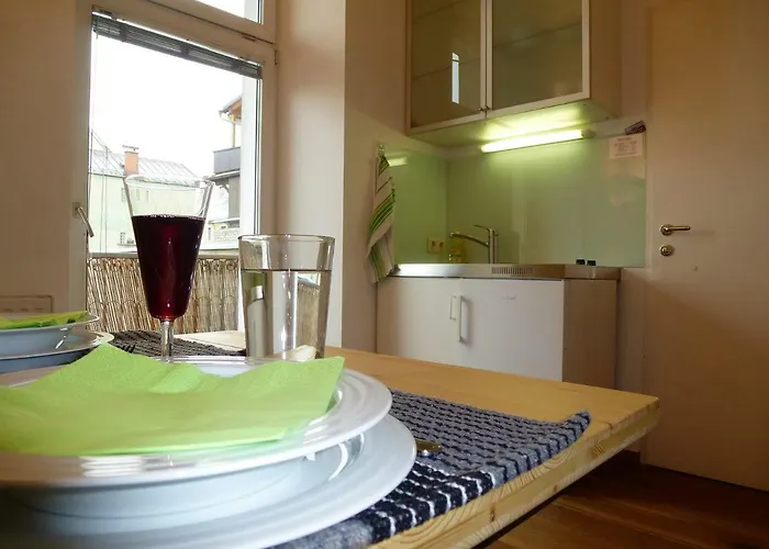 Lovely, With Balcony 因斯布鲁克