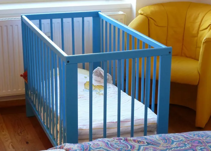 דירה Lovely, With Balcony *